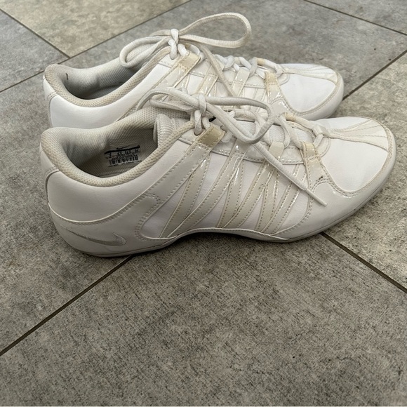 Nike Cheer Flash cheerleading shoes 9 - Picture 4 of 7